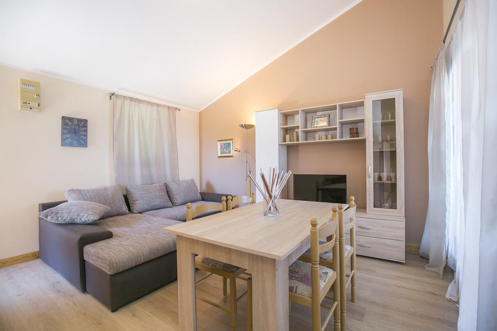 Apartment Gino Ravni Oda fotoğraf